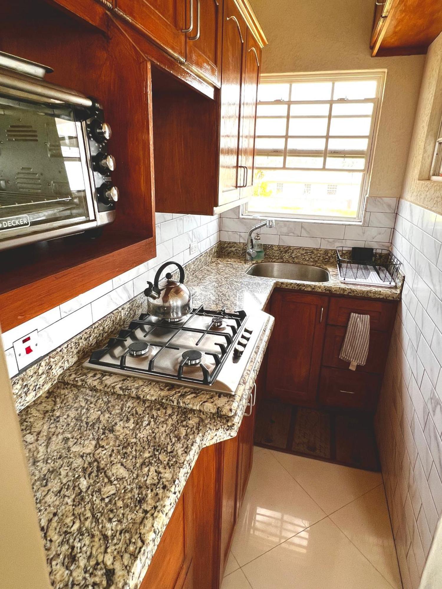 Cozy Modern Upstairs 2 Bed A/C Apt Near 2 Everything Saint Philip Exterior foto